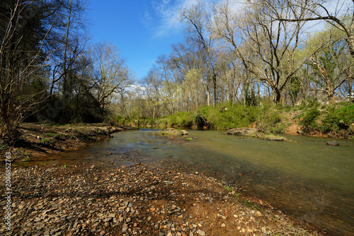 Fotografie The Eno River along the riverwalk in Hillsborough North Carolina