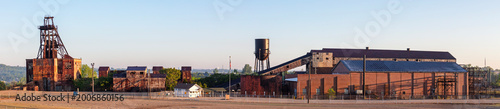 Foto panoramic view of an abandoned mining complex at the Missouri Mines State Histor