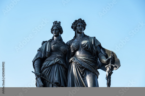 Foto Bronze statue detail at Monument National, Geneva