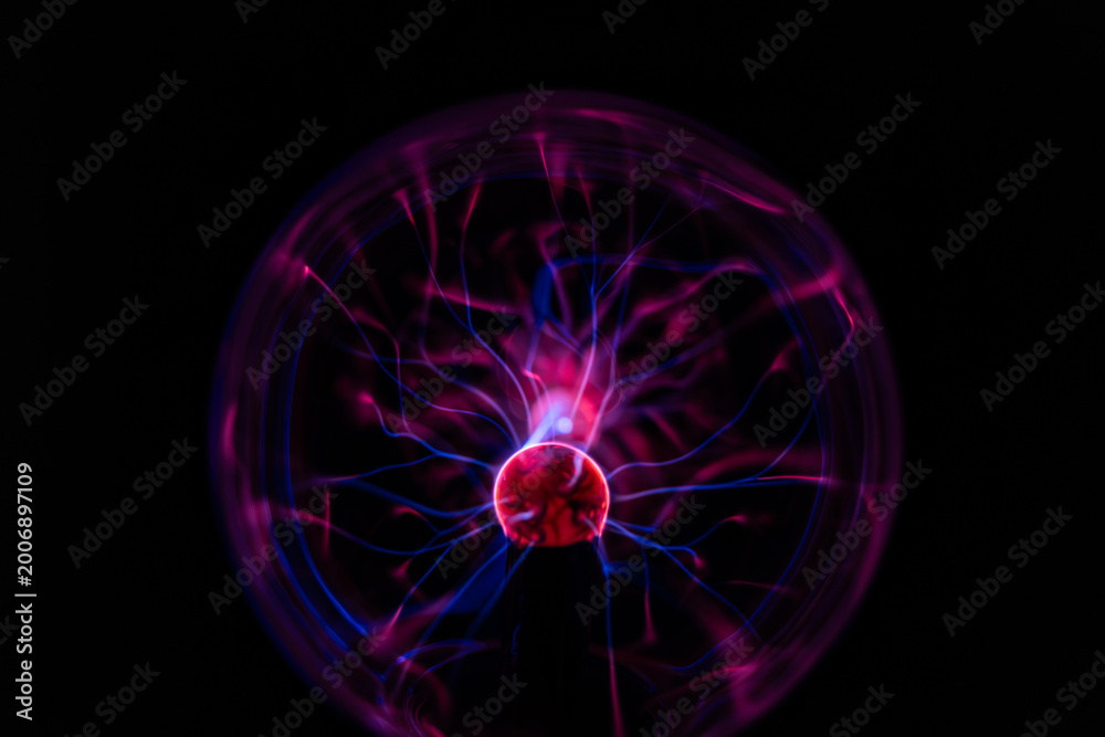 Obraz premium Close up of plasma ball with electric lightning discharges
