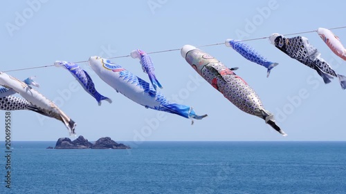 海岸の鯉のぼりイベント