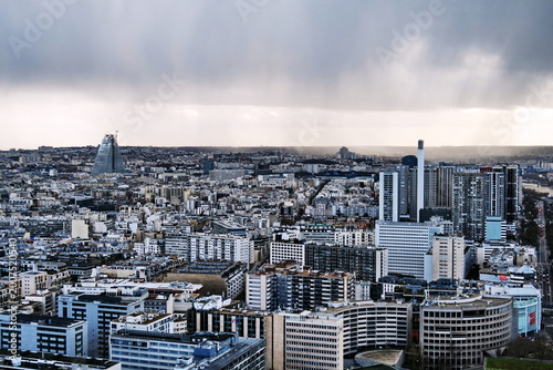 Paris. Paysage urbain et immeubles. Vue du haut de la Tour Eiffel.