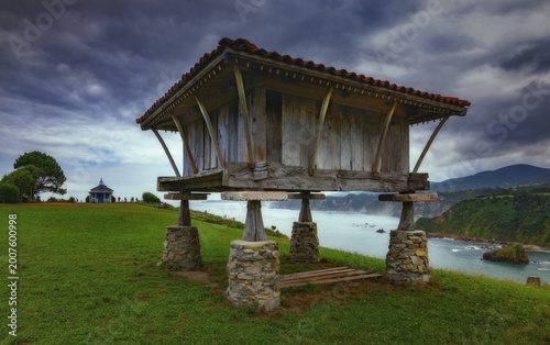 Horreo de la Ermita de la Regalina en Cadavedo Asturias