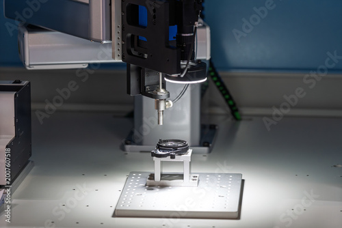Industrial vision inspection equipment inspecting workpieces