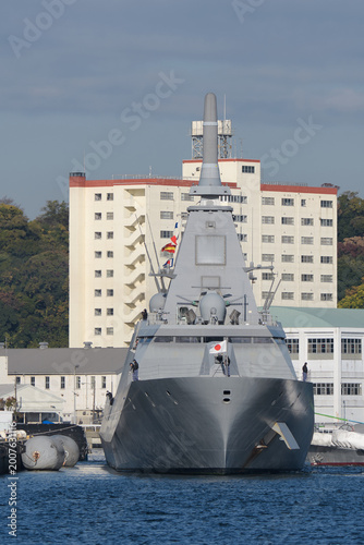Canvas Print Japan Maritime Self-Defense Force (JMSDF) JS Kumano (FFM-2), Mogami-class frigate departing from Yokosuka Port, Japan