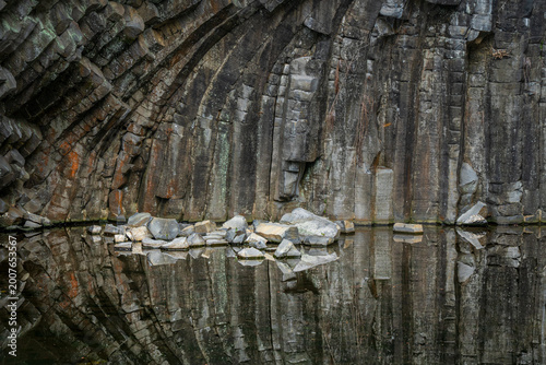 Fotografie Geometric patterns created by basalt rocks in Genbudo Park