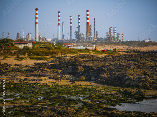 Fotografija Oil refinery near Matosinhos Portugal with beach and coastline