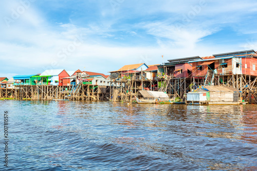 Vászonkép Cambodian stilt houses in floating village