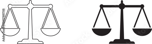 Foto Scales of justice a dual representation of balance law and equitable judgment in