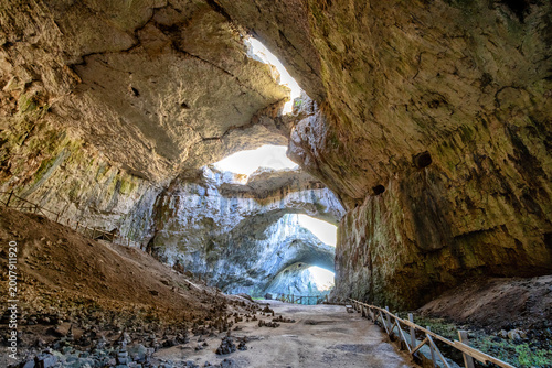 devetashke cave in bulgarien 