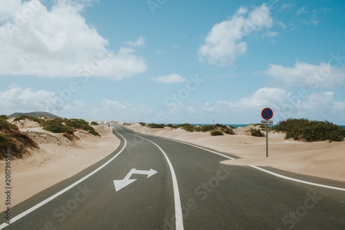 Принти на полотні road to nowhere