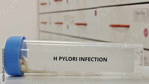Foto H PYLORI INFECTION treatment tablets for eradicate helicobacter pylori and heal