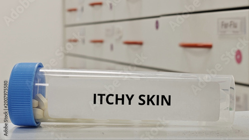 Tableau sur toile ITCHY SKIN treatment tablets for relieve pruritus and reduce skin irritation
