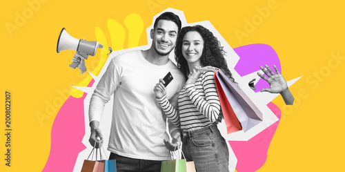 Fotografia A young Arab couple stands together against a yellow background, holding shopping bags and a credit card