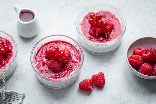 cheesecake au coulis de fruits rouges fait maison sans pâte et sans gluten