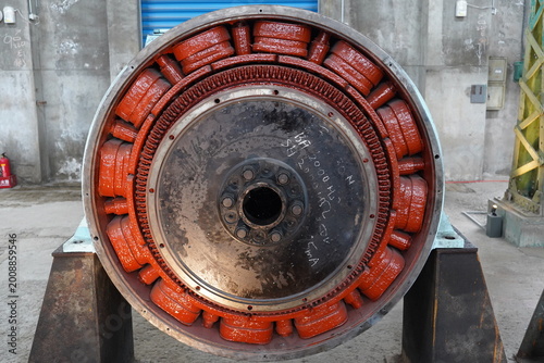 Canvastavla Massive electric traction motor for railway locomotives
