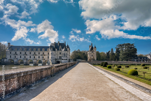 Fényképezés The Château de Chenonceau, also known as the ladies' castle, is a 16th-century residential-style castle located in the French commune of Chenonceaux, in the Indre-et-Loire department