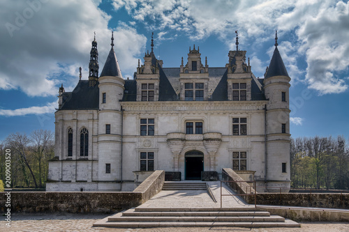 Bild auf Leinwand The Château de Chenonceau, also known as the ladies' castle, is a 16th-century residential-style castle located in the French commune of Chenonceaux, in the Indre-et-Loire department