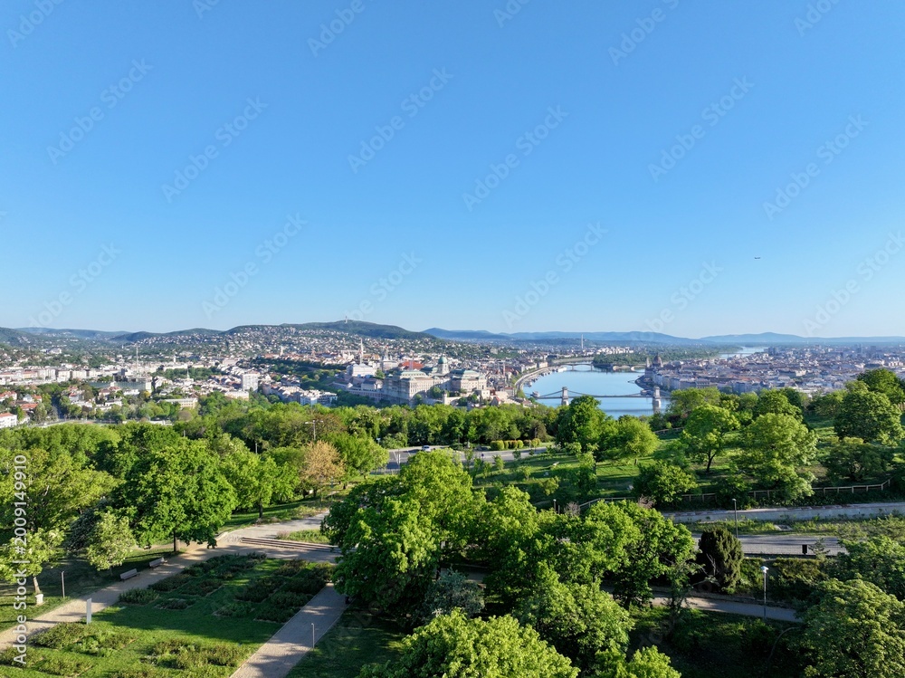 Fototapeta premium Overlooking the city of Budapest