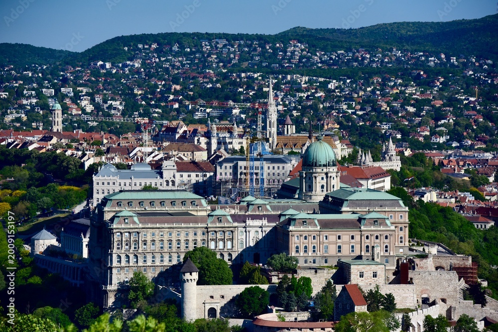 Obraz premium Overlooking the city of Budapest