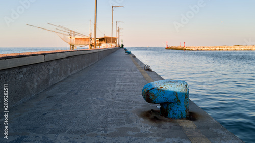 Foto Porto Garibaldi, Emilia Romagna, Italy - April 22, 2025 - The breakwater between