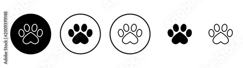 Photography Paw icon vector. paw print sign and symbol. dog or cat paw