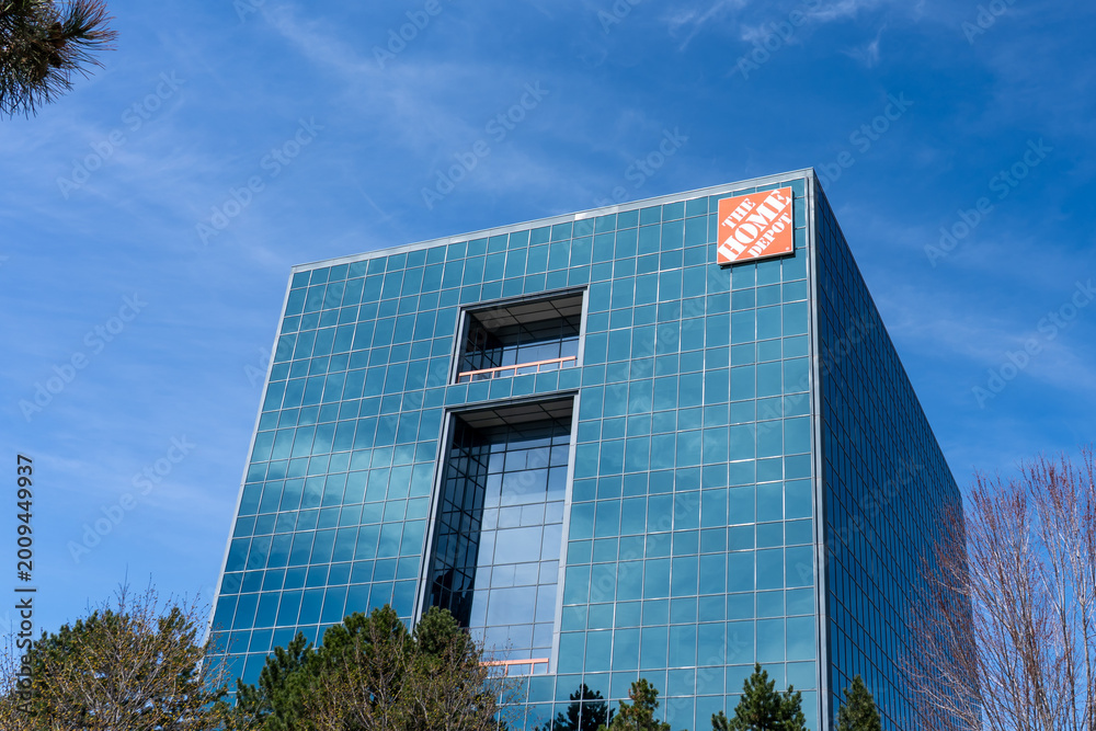 Fototapeta premiumNorth York, Ontario, Canada - April 26, 2026: The Home Depot Canadian headquarters on Concorde Gate in North York, Ontario, Canada. Home Depot is an American multinational home improvement retail co