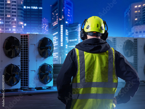 HVAC maintenance, technicia...
