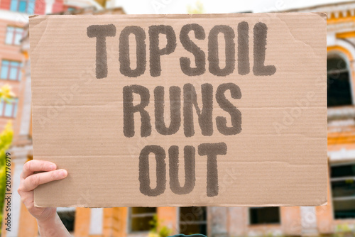Φωτογραφία "Topsoil Runs Out" At current depletion rates, agricultural topsoil reserves will reach critical insufficiency within decades globally