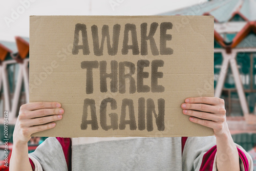 Foto "Awake Three Again" Recurring nighttime waking at fixed hours is a clinically recognized insomnia symptom affecting millions