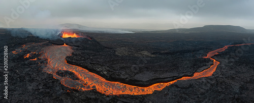 Tableau sur toile Beautiful aerial panoramatic view of active volcano