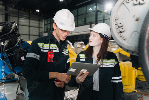 Fotografi Industrial engineer teamwork safety helmet factory technology tablet machinery d