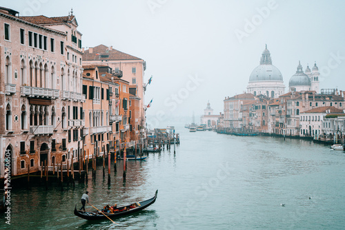 Obraz na płótnie views of santa maria della salute basilica from accademia bridge in venice, ital