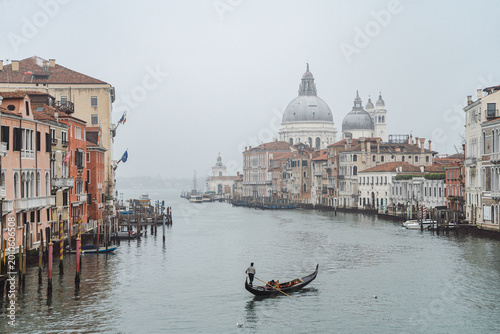 Obraz na płótnie views of santa maria della salute basilica from accademia bridge in venice, ital