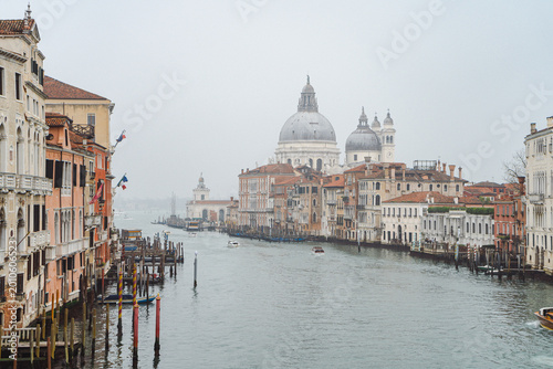 Εκτύπωση καμβά views of santa maria della salute basilica from accademia bridge in venice, ital