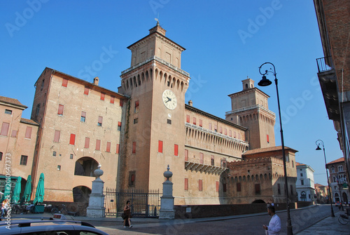 Obraz na plátně Il Castello Estense nel centro di Ferrara in Emilia-Romagna, Italia