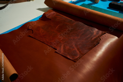 Photos Concept of leatherworking and handmade craft