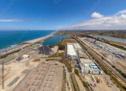 Tableau sur toile Aerial View Of Carlsbad Desalination Plant And Pacific Ocean