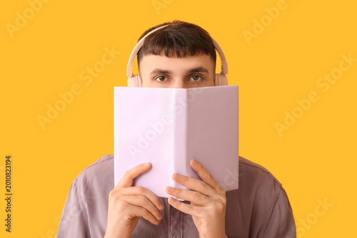 Handsome young man in headp...