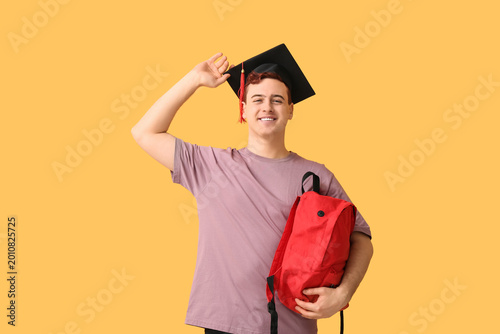 Male student in mortar boar...