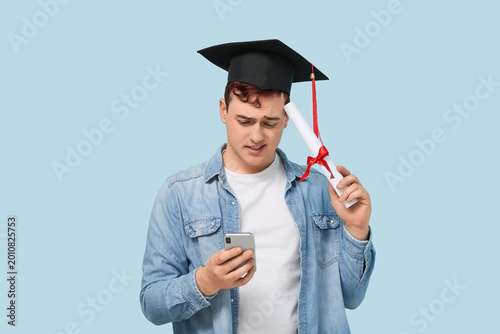 Male student in mortar boar...