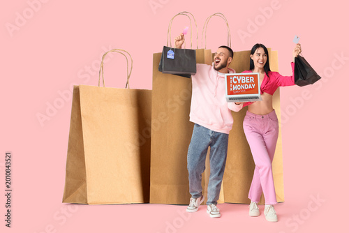 Young couple with shopping ...