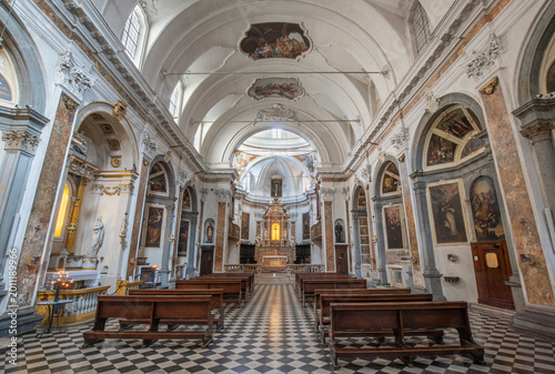 Tableau sur toile BERGAMO, ITALY - MARCH 21, 2026:  The nave of church Chiesa di San Pancrazio