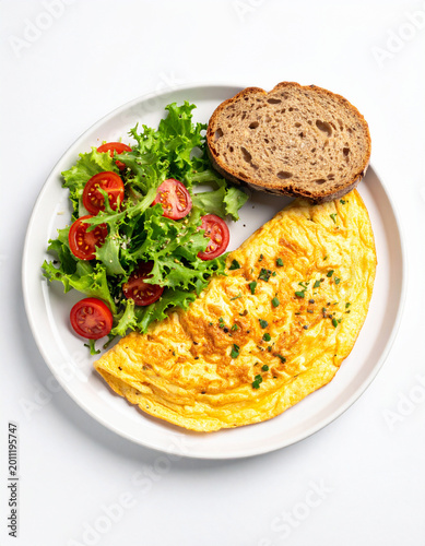 omelette with salad and bread