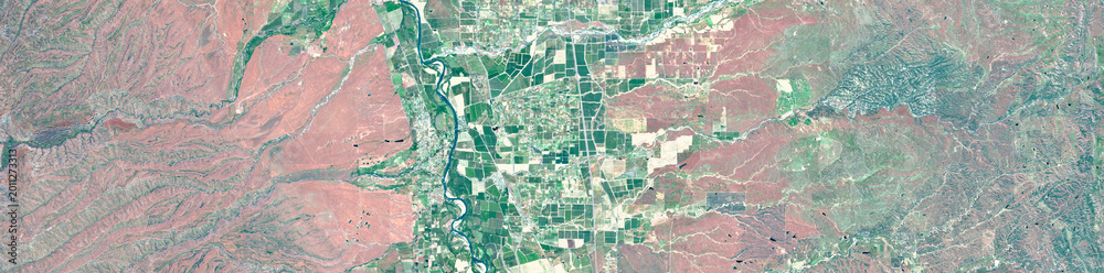 Fototapeta premium Chico and surrounding areas agricultural fields, California, USA, Circular pivot irrigation landscape, based on open data