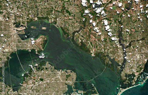 Photos Tampa and surrounding areas urban and coastal landscape, Florida, USA -  satelli