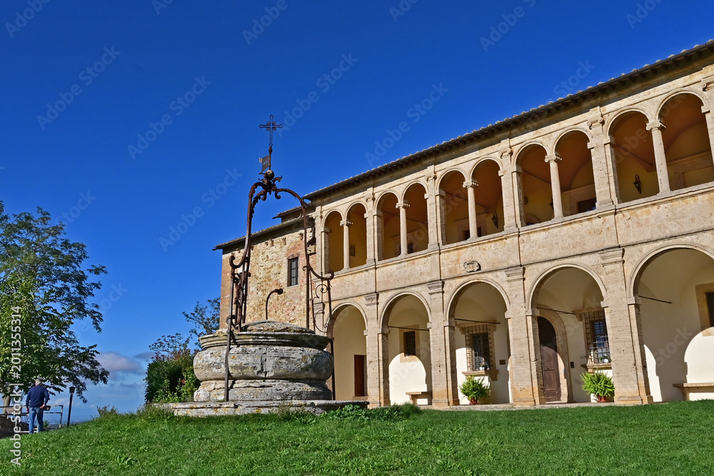 Fototapeta premium Montepulciano, Casa Parrocchiale della Chiesa o Santuario della Madonna di San Biagio, Val d'Orcia, Toscana