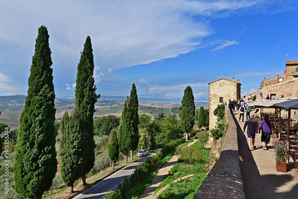 Obraz premium Pienza, le colline della Val d'Orcia dalla loggia di Palazzo Piccolomini, Val d'Orcia, Toscana
