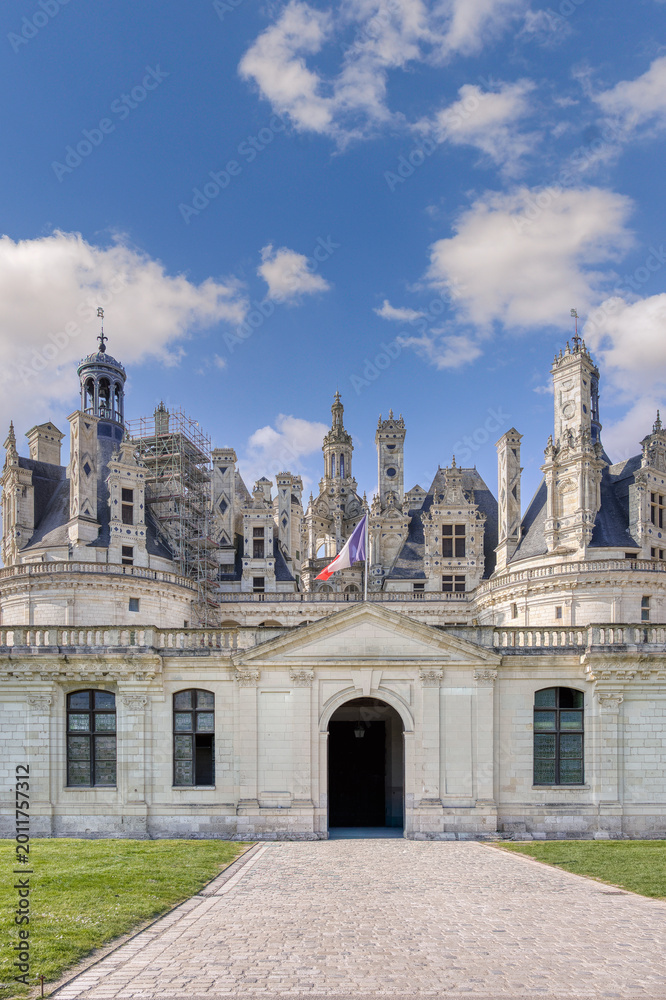 Fototapeta premium The Chateau de Chambord, in the Centre-Val de Loire region, is one of the most recognizable châteaus in the world due to its French Renaissance architecture.