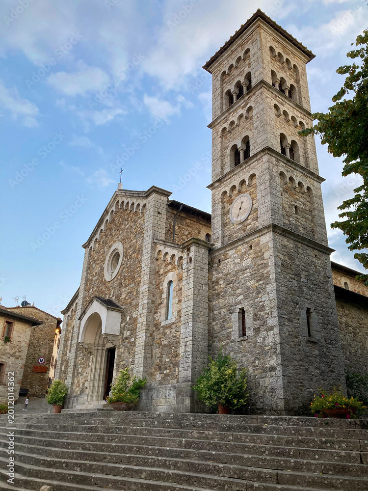 Obraz premium San Silvestro Church in the medieval village of Castellina in Chianti